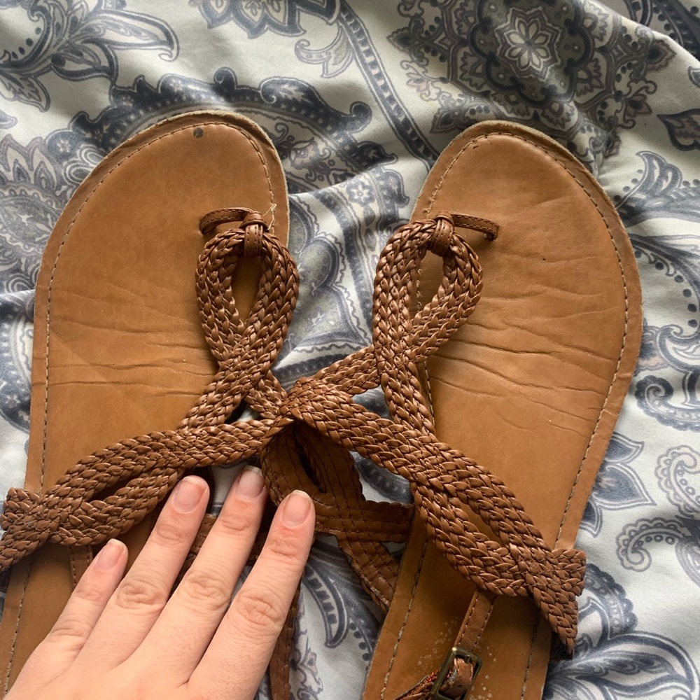 Sandles